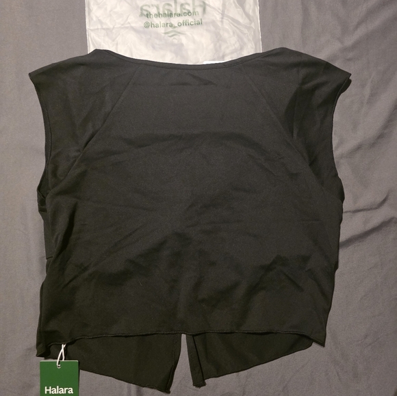 Halara Ruched Crop Top - Picture 4 of 5